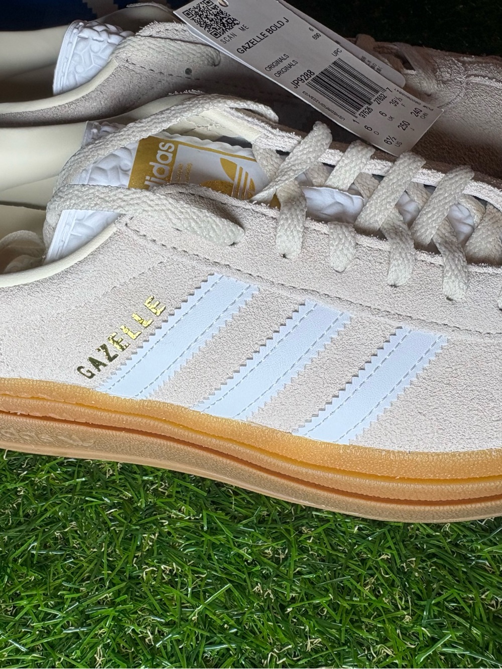 adidas Gazelle triple stack shoes with gum bottom. Cream and white. 7.5 women’s